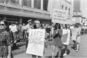 picketing-miss-america-pageant-1968